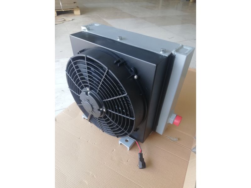 隨車吊散熱器總成（12噸車型）